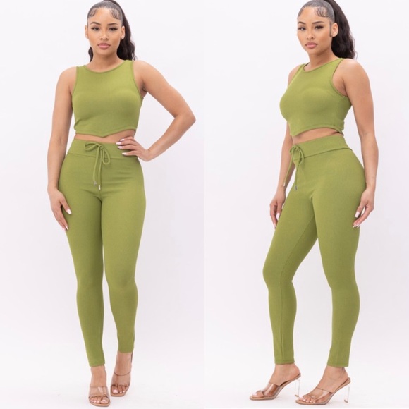 🆕Two piece set in avocado - Picture 2 of 5